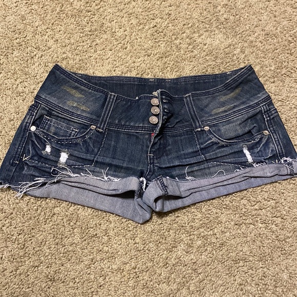 Almost Famous Jean shorts - Picture 1 of 4